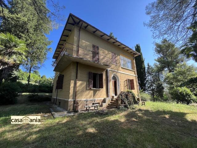 Villa 5 vani 300mq