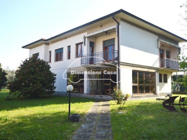 Villa 5 vani 360mq