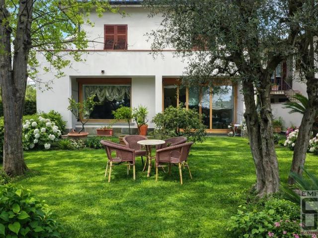 Villa 5 vani 360mq