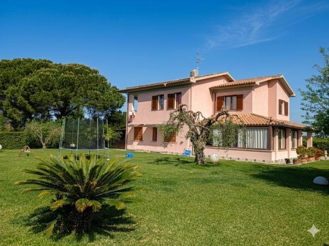 Villa 5 vani 380mq