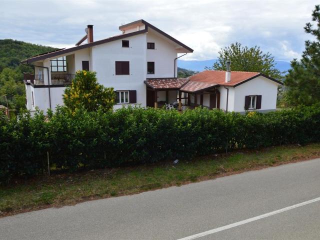 Villa 5 vani 400mq