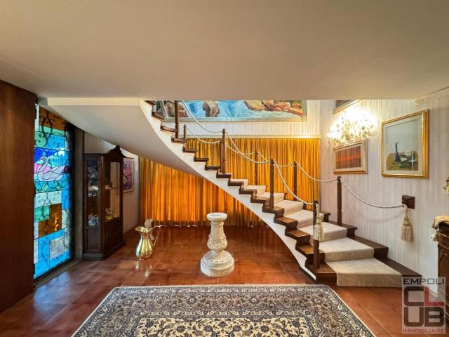 Villa 5 vani 400mq