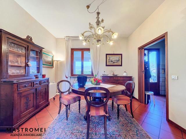 Villa 5 vani 450mq