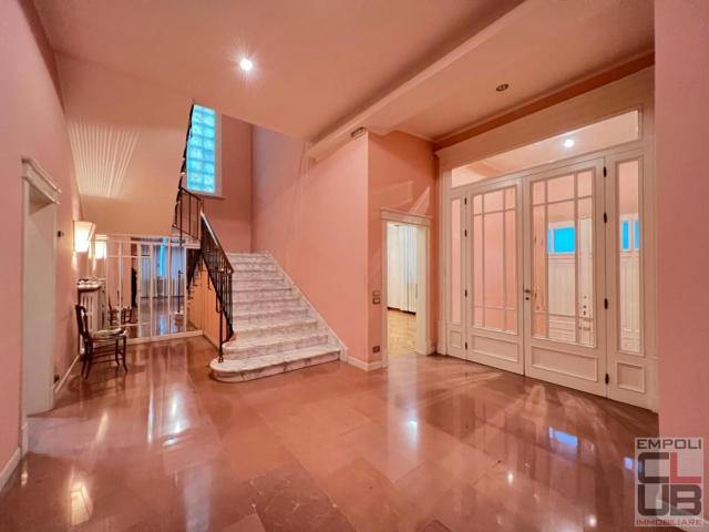 Villa 5 vani 450mq