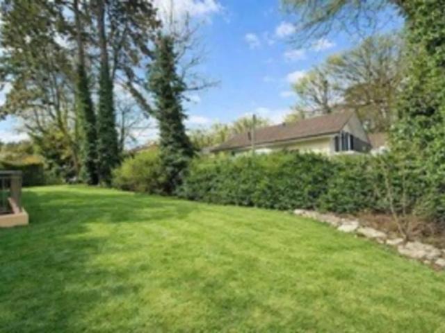 VILLA 5.5 PIECES 520m2 JARDIN