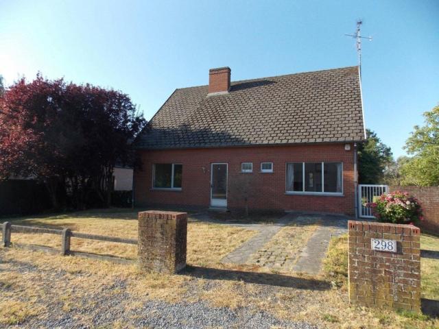 Villa 5CH. avec jardin, garage et emplacements de parking