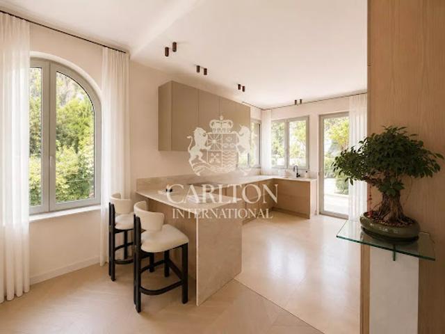 Villa avec piscine et jardin