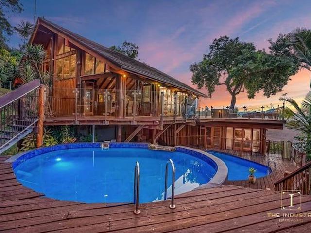 Villa 6 Bedroom For Rent Trinity Beach Queensland 1289000 ES105151966