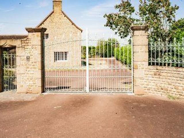 Villa 6 chambres, Moulines Basse 50600 DLS102759271