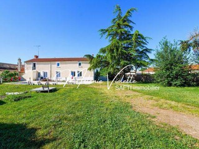 Villa 6 chambres, Les Magnils Pays de la Loire 85400 DS102311059