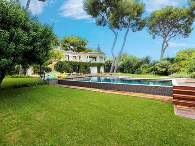 Villa 6 chambres, Roquebrune Cap Martin Provence Alpes Côte d'Azur 06190 ES98132403