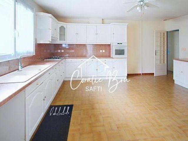 Villa 6 chambres, Sousmoulins Poitou 17130 ES104404158