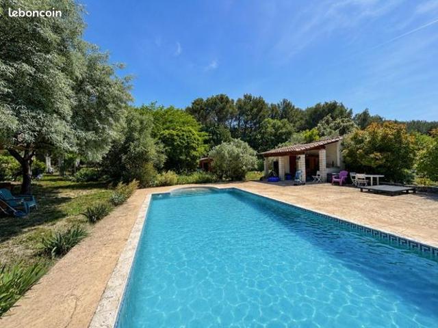 Villa 6 pièces 142 m²
