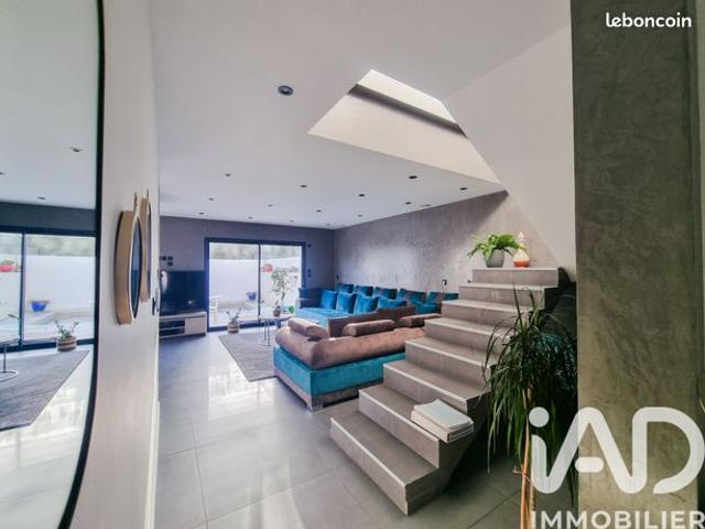Villa 6 pièces 144 m²