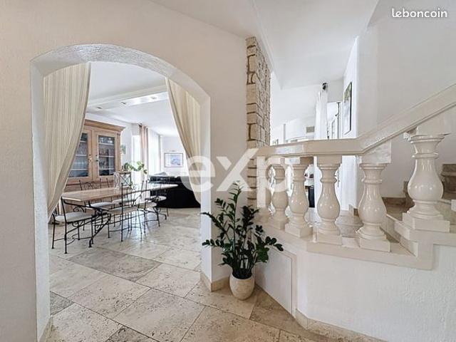 Villa 6 pièces 156 m²