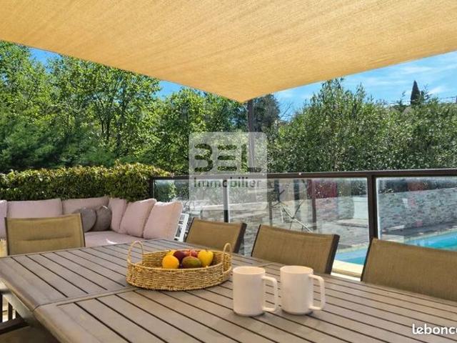 Villa 6 pièces 160 m²