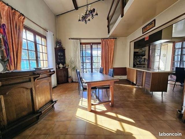 Villa 6 pièces 174 m²