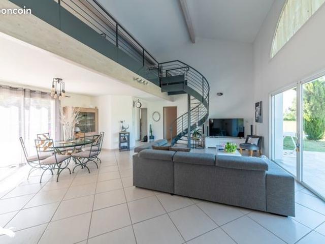 Villa 6 pièces 182 m²