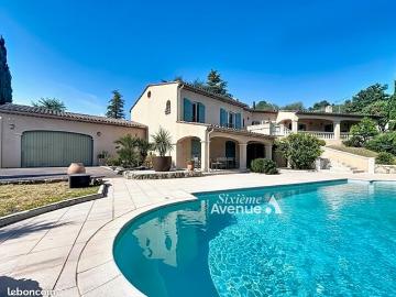 Villa 6 pièces 203 m²