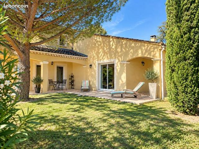 Villa 6 pièces 206 m²