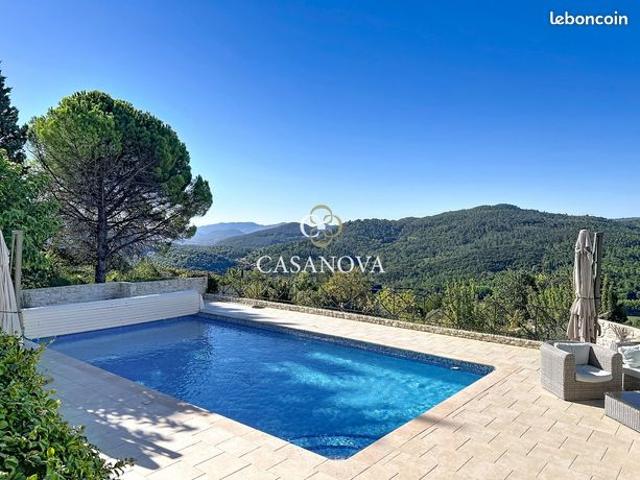 Villa 6 pièces 210 m²