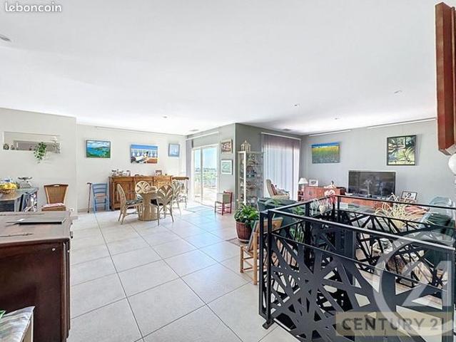 Villa 6 pièces 226 m²