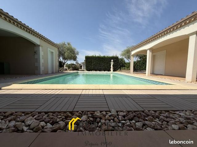 Villa 6 pièces 227 m²
