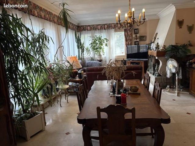 Villa 6 pièces 280 m²