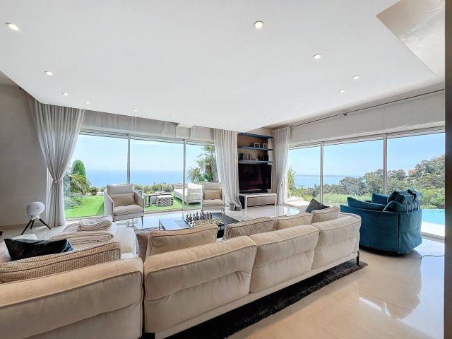 VILLA 6 PIÈCES SUPER CANNES