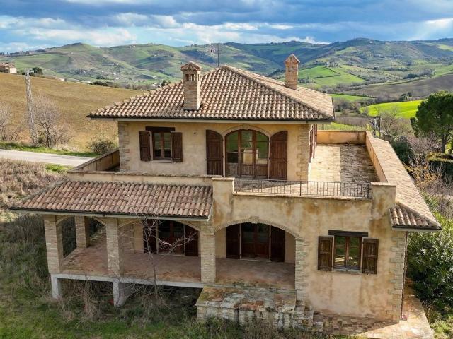 Villa 6 vani 280mq