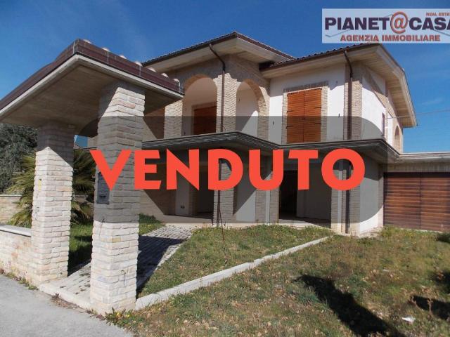 Villa 6 vani 400mq