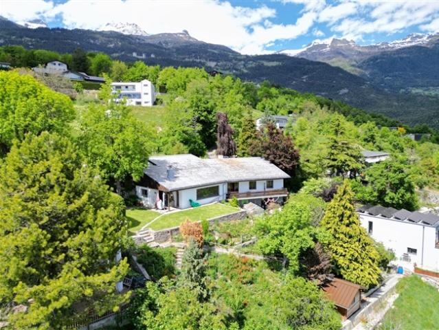 VILLA 6,5 ZIMMER MIT 2,5 ZIMMER APPT. UNBESCHRÄNKTE AUSSICHT / VENTHÔNE