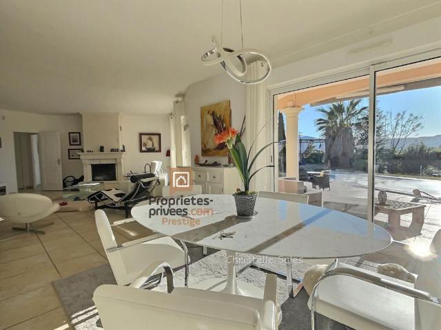 Villa 7 pièce s 185 m2 avec piscine proche fréjus