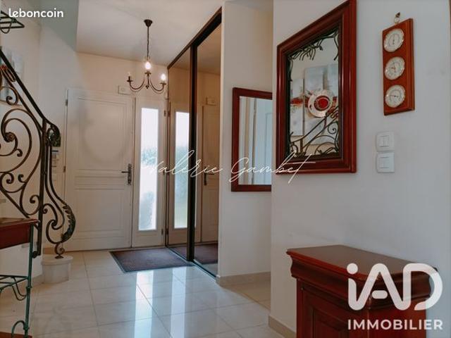 Villa 7 pièces 145 m²