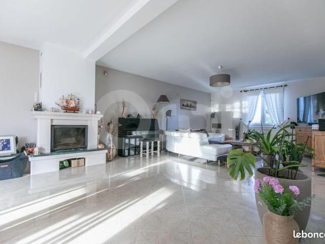 Villa 7 pièces 165 m²