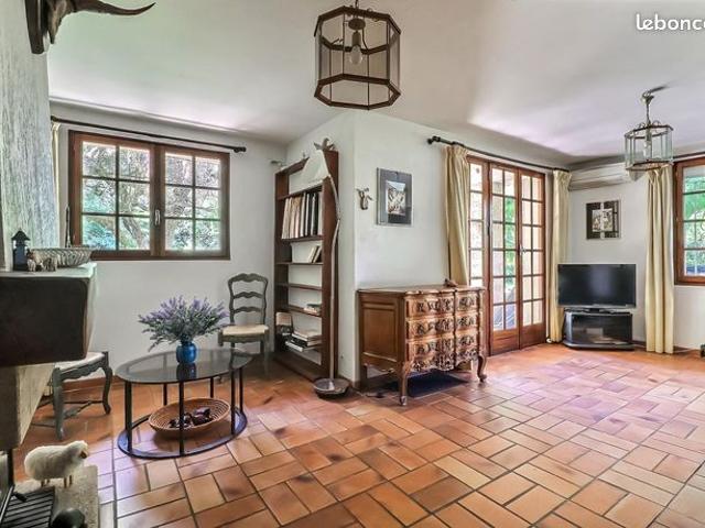 Villa 7 pièces 171 m²