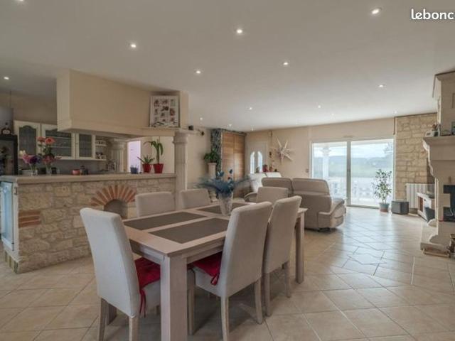 Villa 7 pièces 195 m²