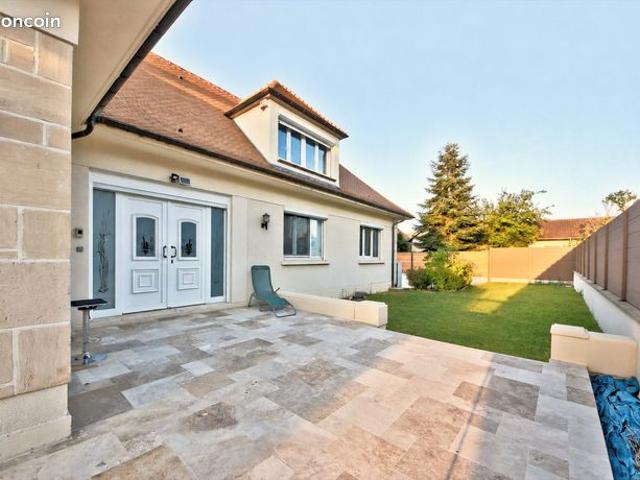Villa 7 pièces 200 m²