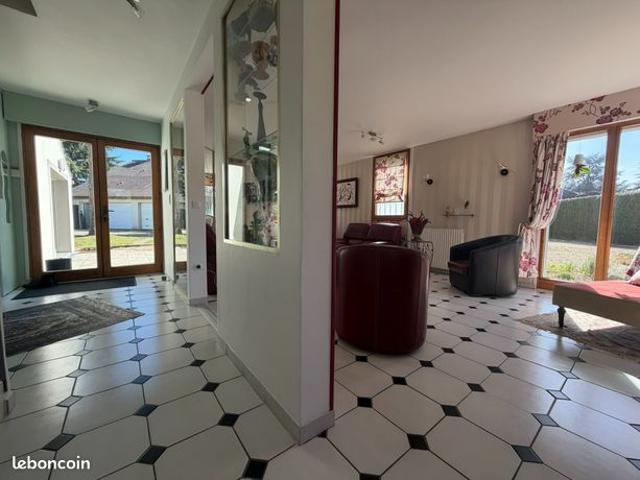 Villa 7 pièces 220 m²