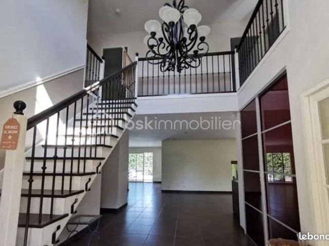 Villa 7 pièces 235 m²