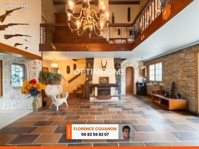 Villa 7 pièces 240 m²