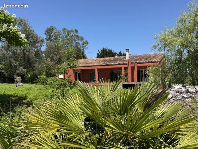 Villa 7 pièces 240 m²
