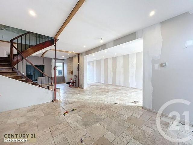 Villa 7 pièces 243 m²