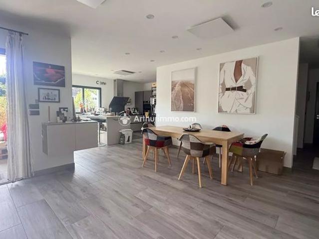 Villa 7 pièces 252 m²