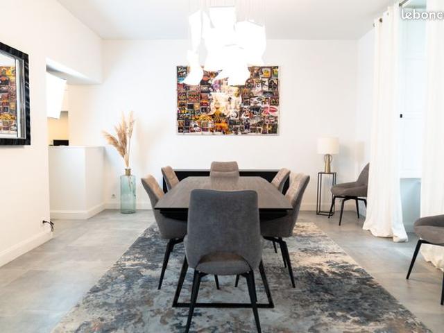 Villa 7 pièces 254 m²