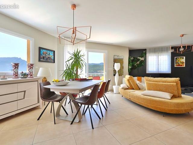 Villa 7 pièces 281 m²