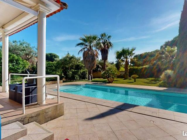Villa 7 pièces 326 m²