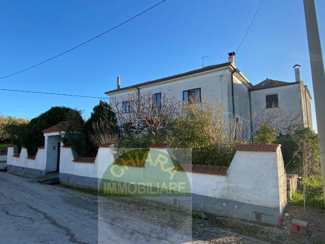 Villa 7 vani 320mq