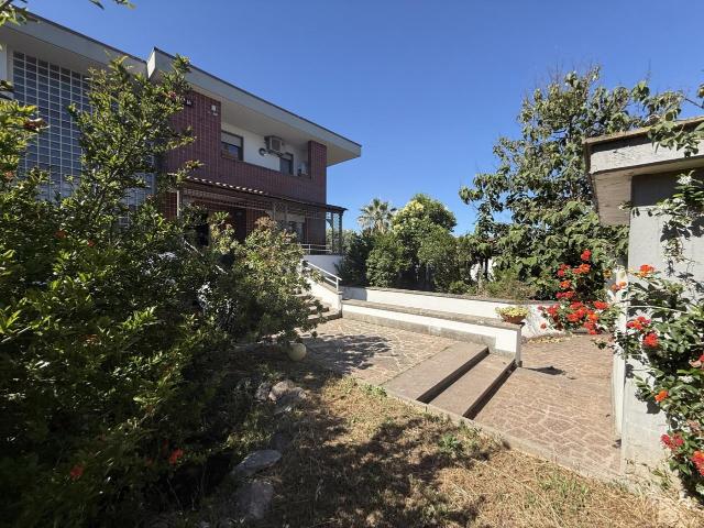 Villa 7 vani 425mq