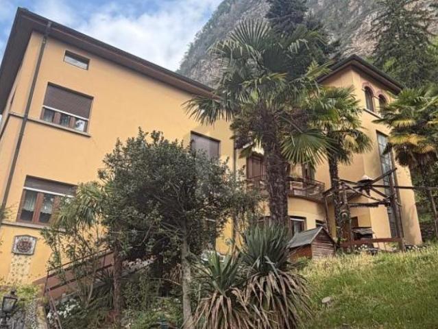 Villa 7.5 Zimmer